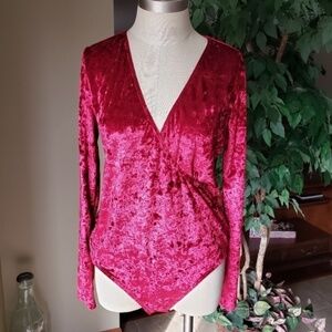 NWOT Trouve Velvet Surplice Bodysuit Red L